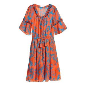 Short sleeve, pleated midi dress